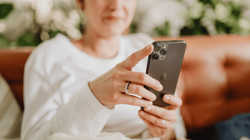 Smartphone vs. Regular Cell Phone: What’s the Difference?