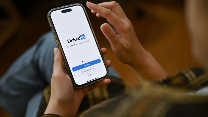 Six Ways Retirees Can Leverage LinkedIn for Personal and Professional Growth