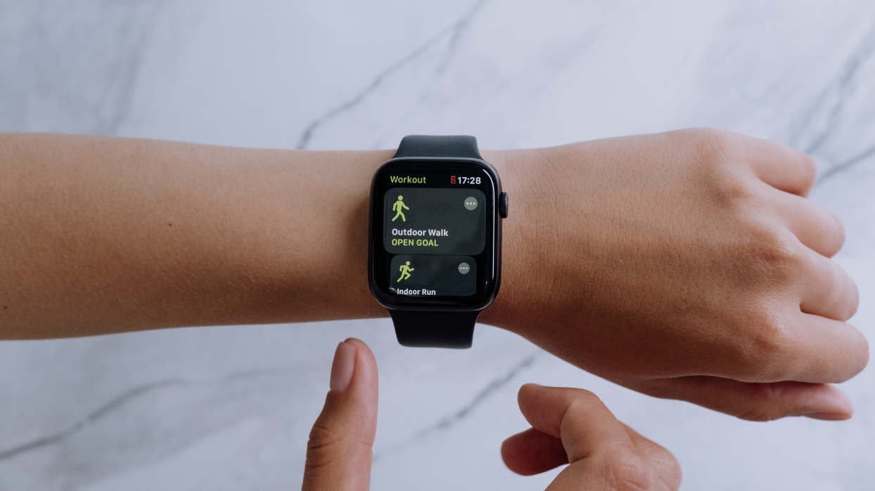Comparing Apple Watches: Which Model Is Right for You? (15-min class)